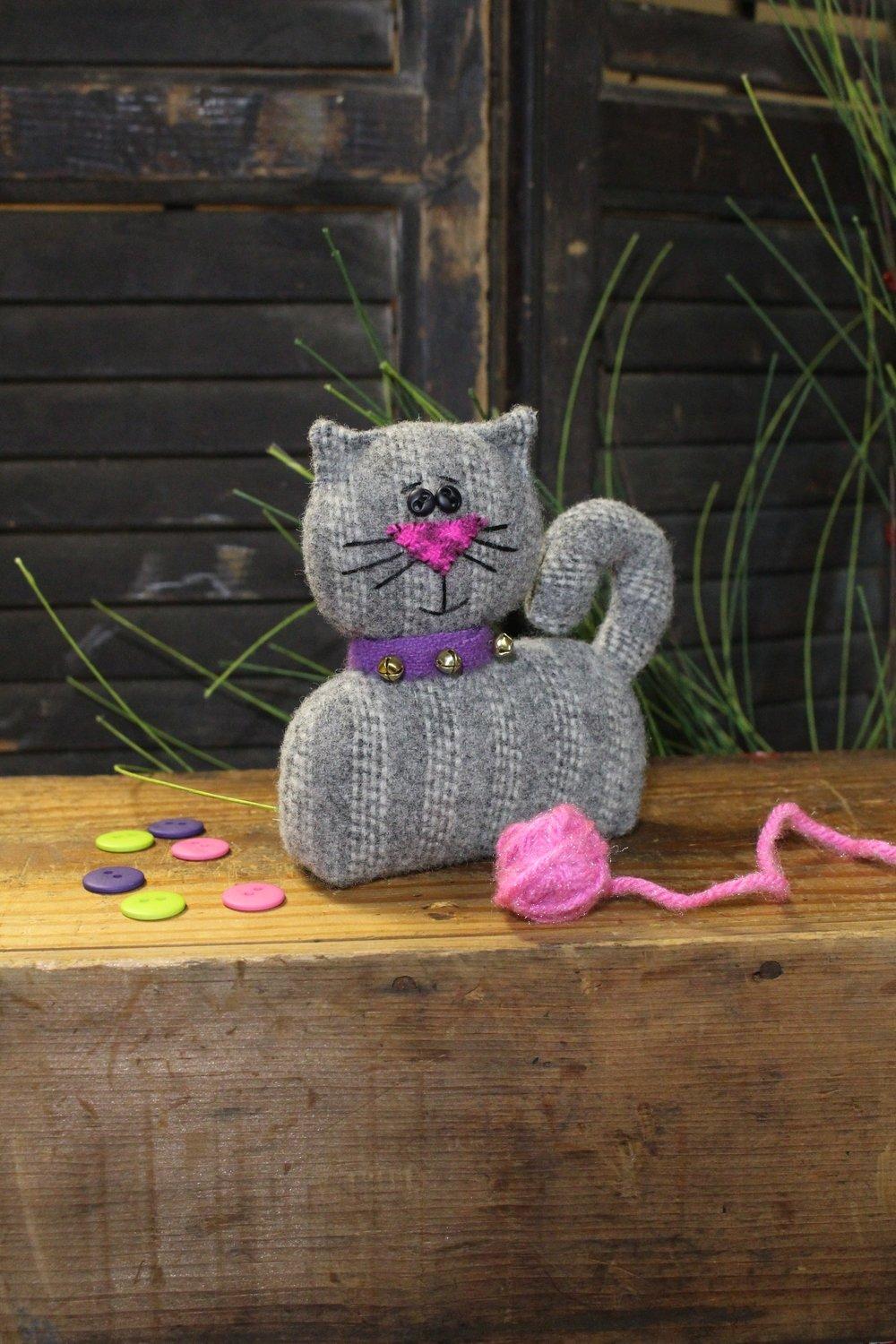 Here Kitty Pincushion Pattern