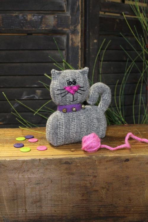 Here Kitty Pincushion Pattern