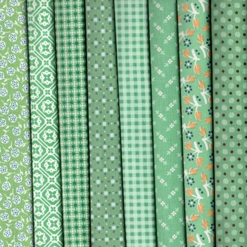 Lori Holt Fat-Quarters Fabric Pack - 8 Fat Quarters