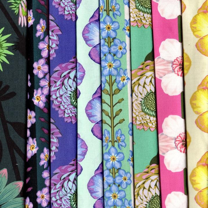Iconic Fabric Pack - 8 Fat Quarters