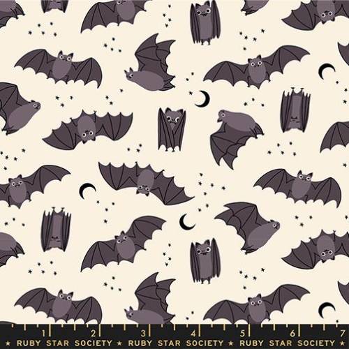 Freaky Familiars Fat Bats - Natural