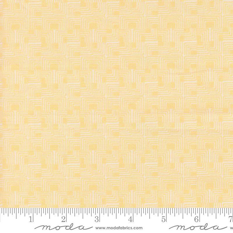 Gathered Bonbons Front Stoop - Butterscotch