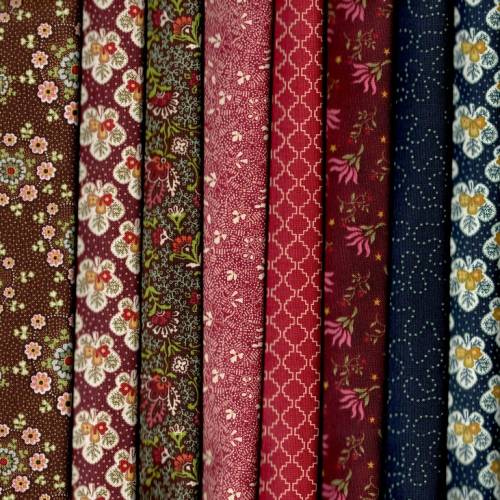 Love Struck Fabric Pack - 8 Fat Quarters