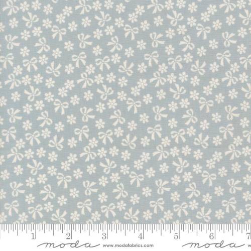 Handmade Sweetness Bows Daisies - Powder Blue